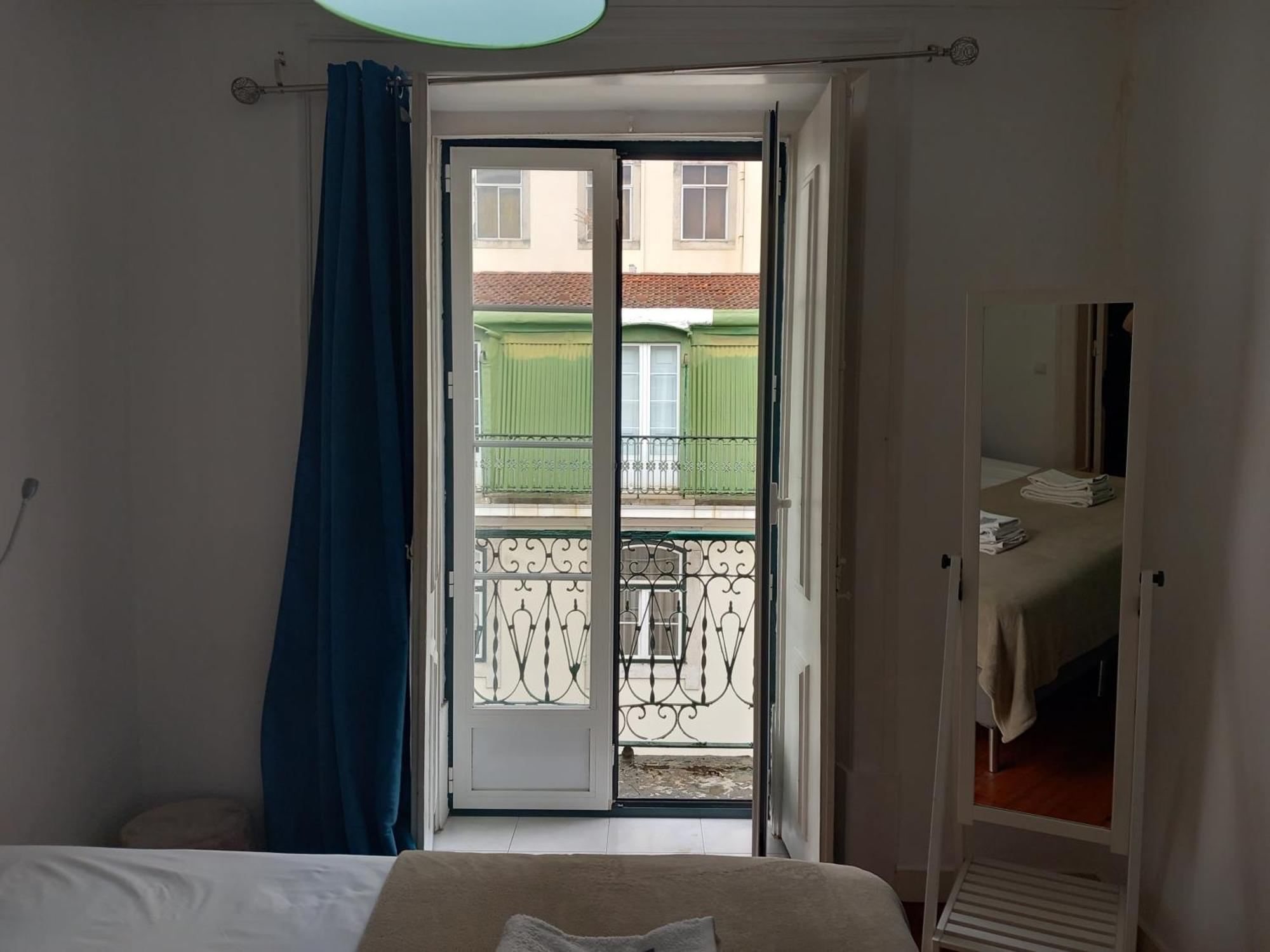 Charm Discovery 165 Lisbon Luaran gambar