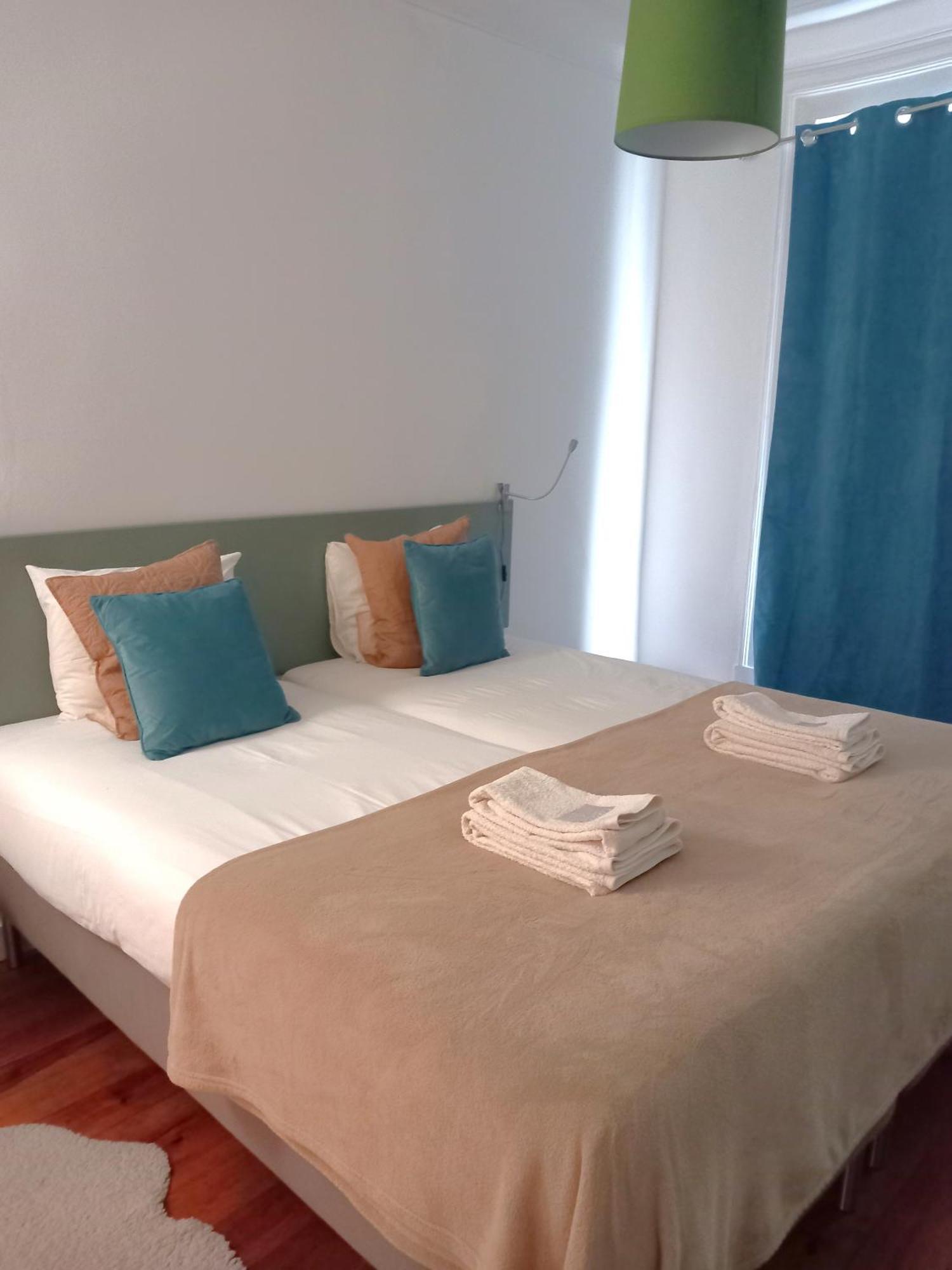 Charm Discovery 165 Lisbon Luaran gambar